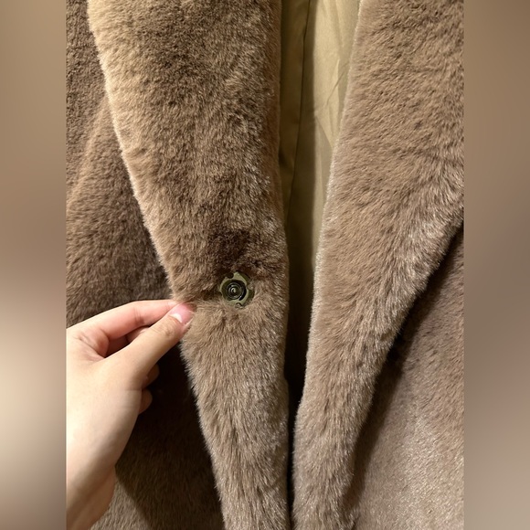 ADRIENNE LANDAU FAUX FUR COAT - Picture 4 of 7